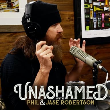 Ep 442 | Jase Wrestles with the Animal Kingdom & Phil Feels Strange Visiting Town
