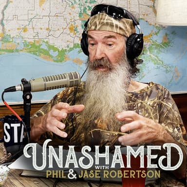 Ep 469 | Phil Comes Face-to-Face with the Actor Playing Him in a Movie & Why Jase Loves His TV Crew