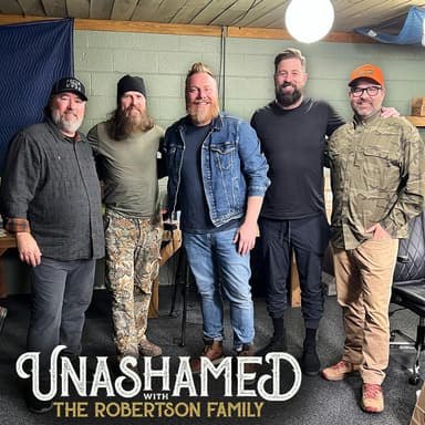 Ep 1029 | Paranormal Experts Explore Angels, Demons, Giants & a Creepy Robertson Family Legend