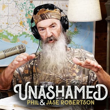 Ep 521 | Phil Sees a Tractor Mechanic for His Blood Disorder & Jase Receives a Fishy Package