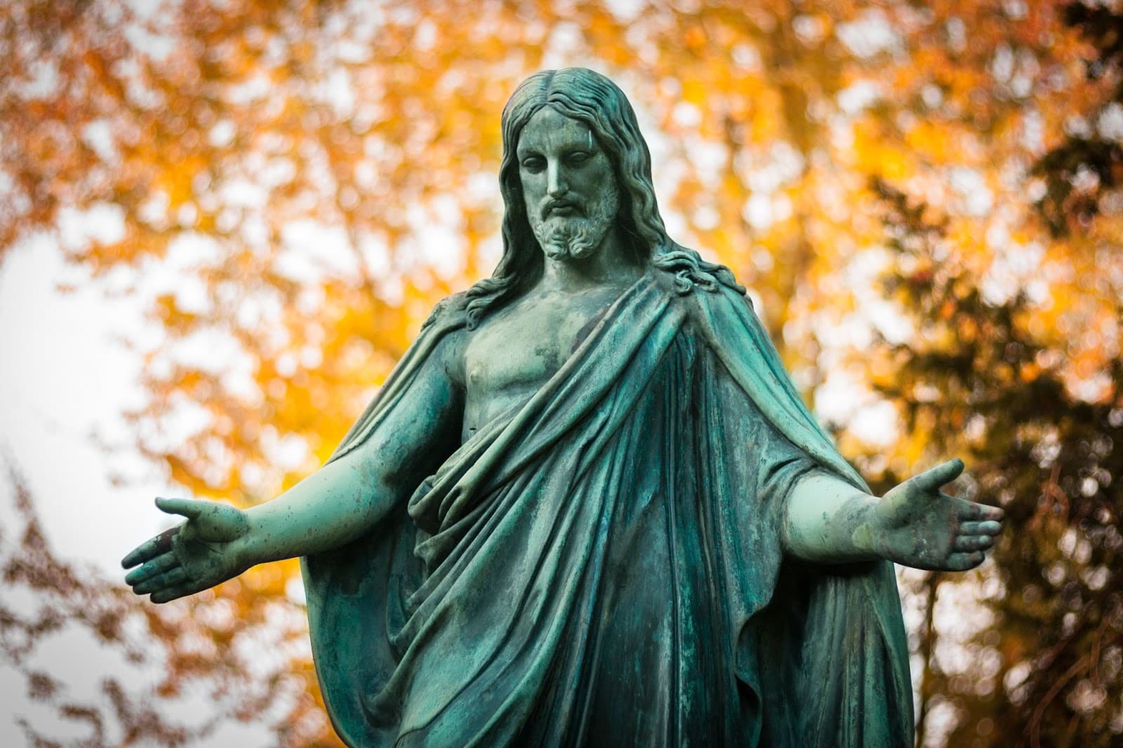 Cover image for The 9 names of Jesus