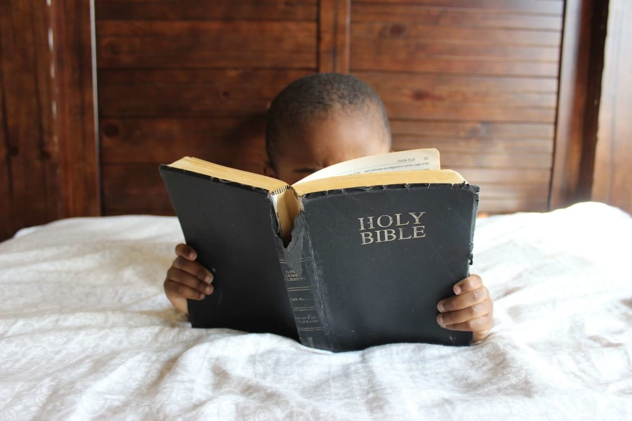 Cover image for Who is Deborah In The Bible? Her Story and Lessons